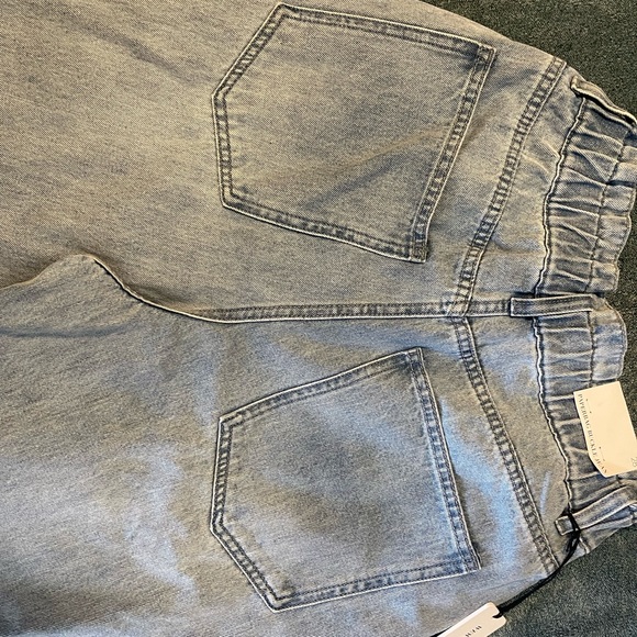 We wore what size 28 - Picture 2 of 5